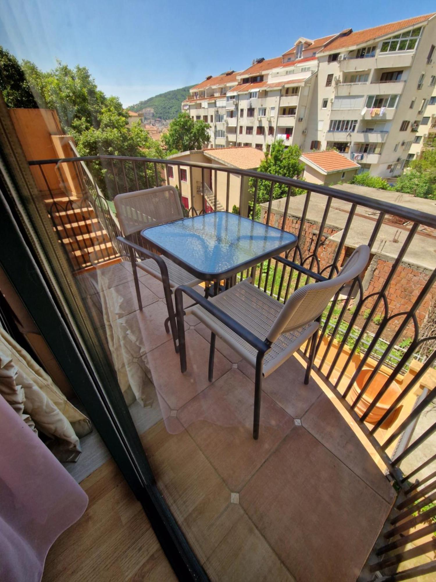 Guest House Damjana Budva Exteriör bild