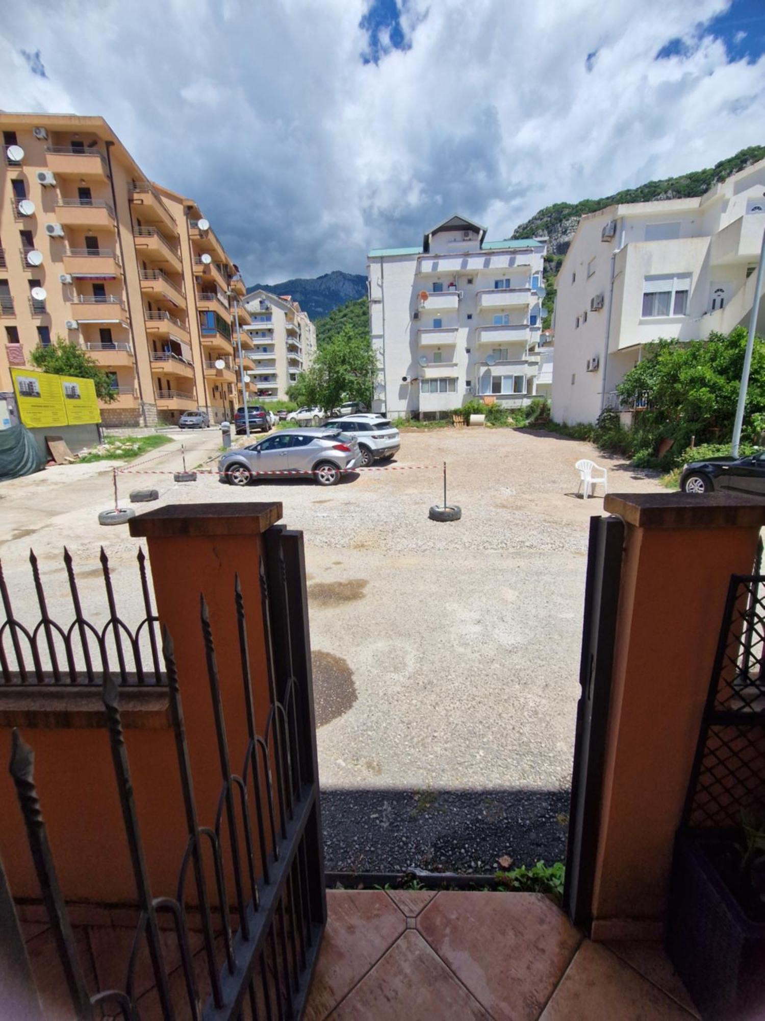 Guest House Damjana Budva Exteriör bild