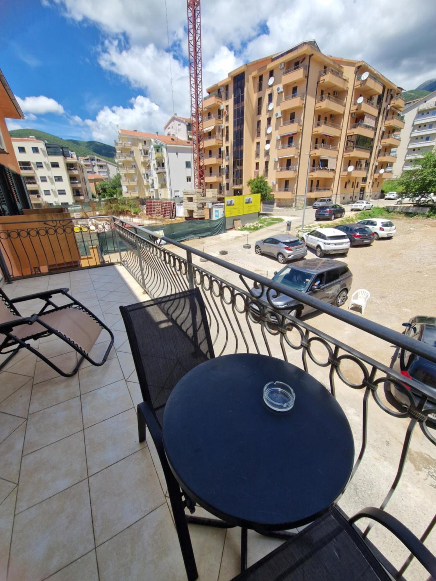 Guest House Damjana Budva Exteriör bild