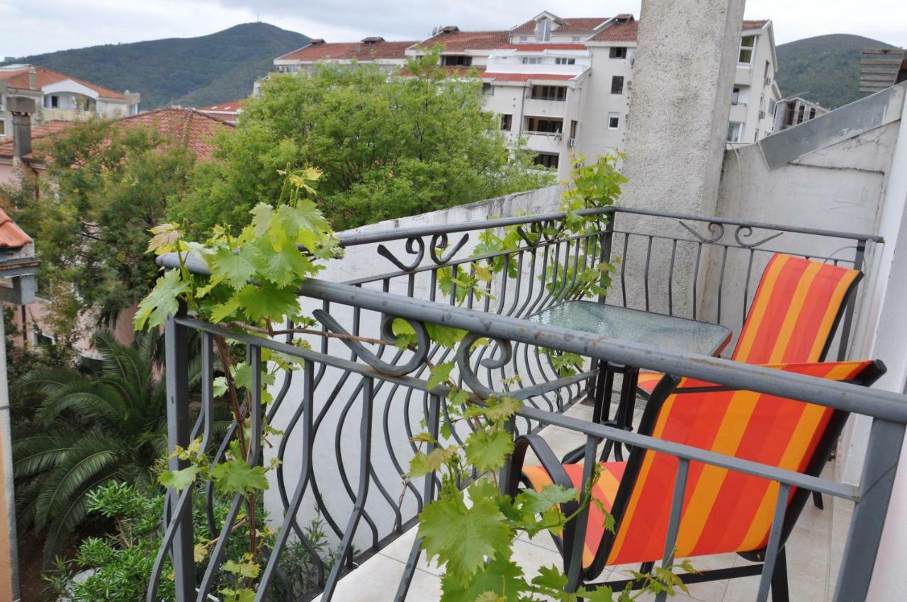 Guest House Damjana Budva Exteriör bild